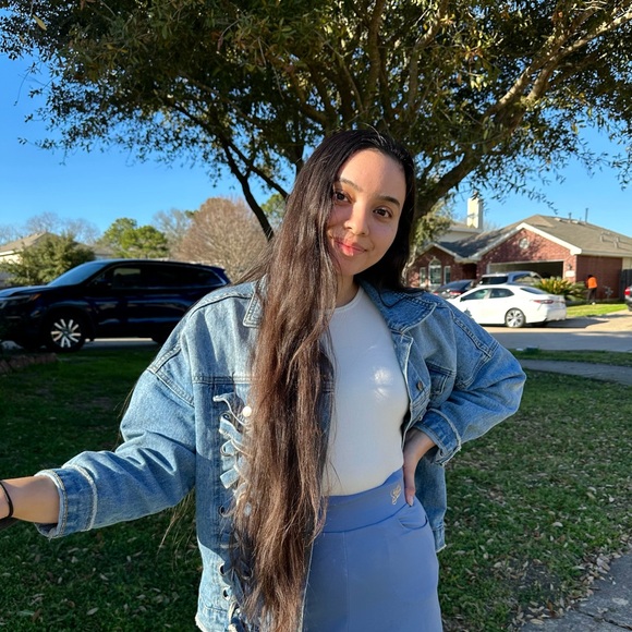 Meet your Posher, Evelyn - Picture 4 of 4